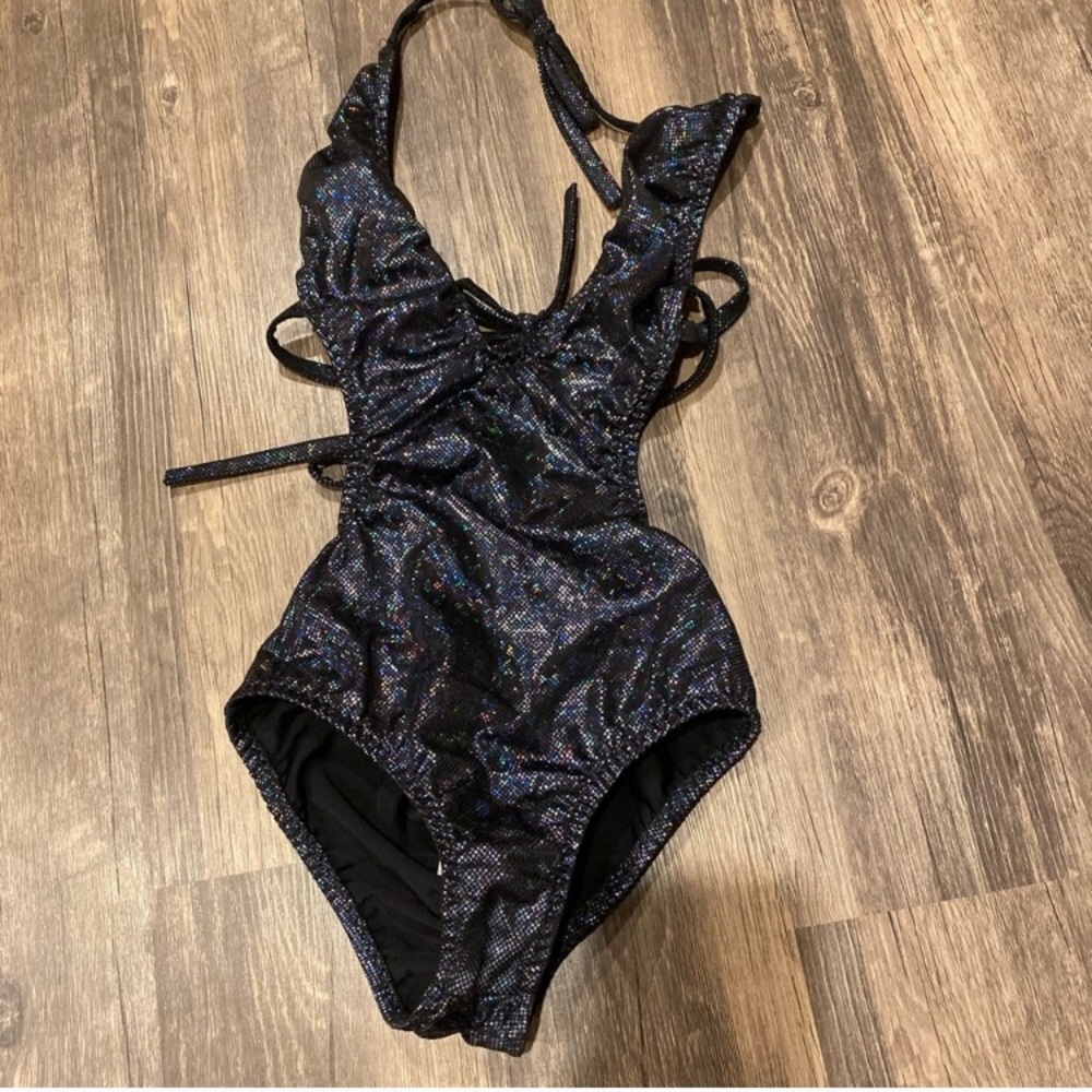 🛑 SOLD 🛑 Iheartraves disco plunge body suit